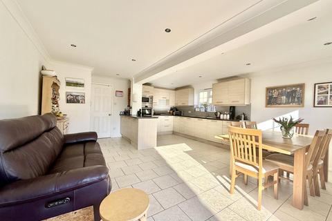 4 bedroom detached house for sale, Halifax Way, Christchurch BH23