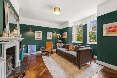 undefined, Station Avenue, Walton-on-Thames, KT12