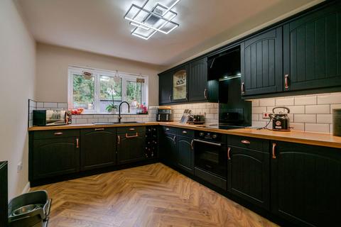4 bedroom detached house for sale, Brookwater Close, Halifax HX3