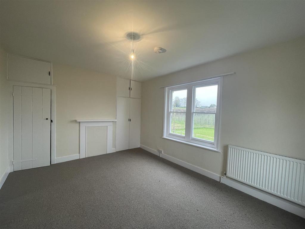 Bedroom 1.jpg