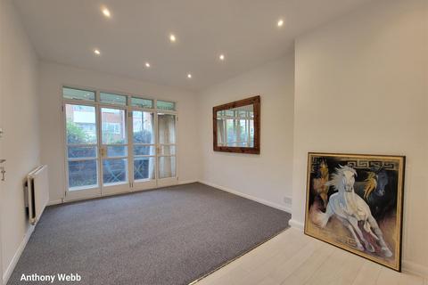 undefined, Hertford Court, Green Lanes, N13
