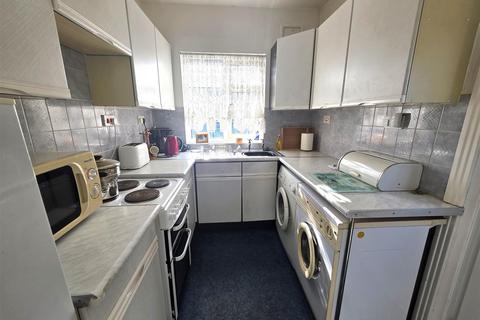 3 bedroom semi-detached house for sale, Glenholme Road, Farsley, Pudsey