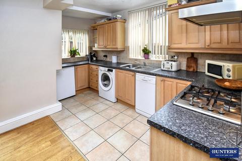 3 bedroom semi-detached house for sale, Oakleigh Avenue, Glen Parva, Leicester