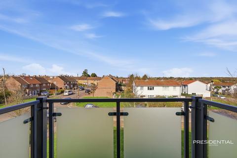 1 bedroom flat for sale, Nova Court Newmans Lane, Loughton IG10
