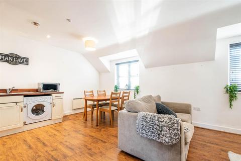 2 bedroom apartment to rent, Carr Lane, Chorley
