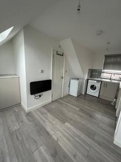 undefined, Lodge Avenue, Dagenham RM8