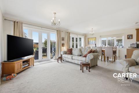 3 bedroom detached bungalow for sale, Fairfield Avenue, Grays, RM16