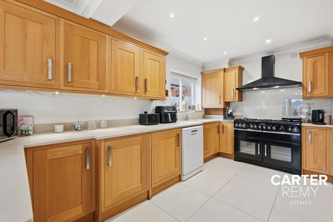 3 bedroom detached bungalow for sale, Fairfield Avenue, Grays, RM16