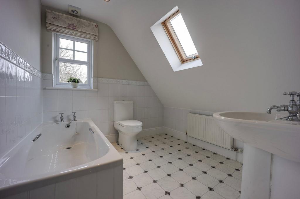 Ensuite To Bedroom Three