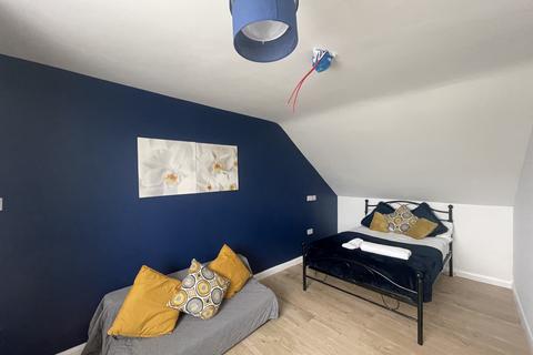 Studio to rent, Maybank Avenue, Wembley, HA0