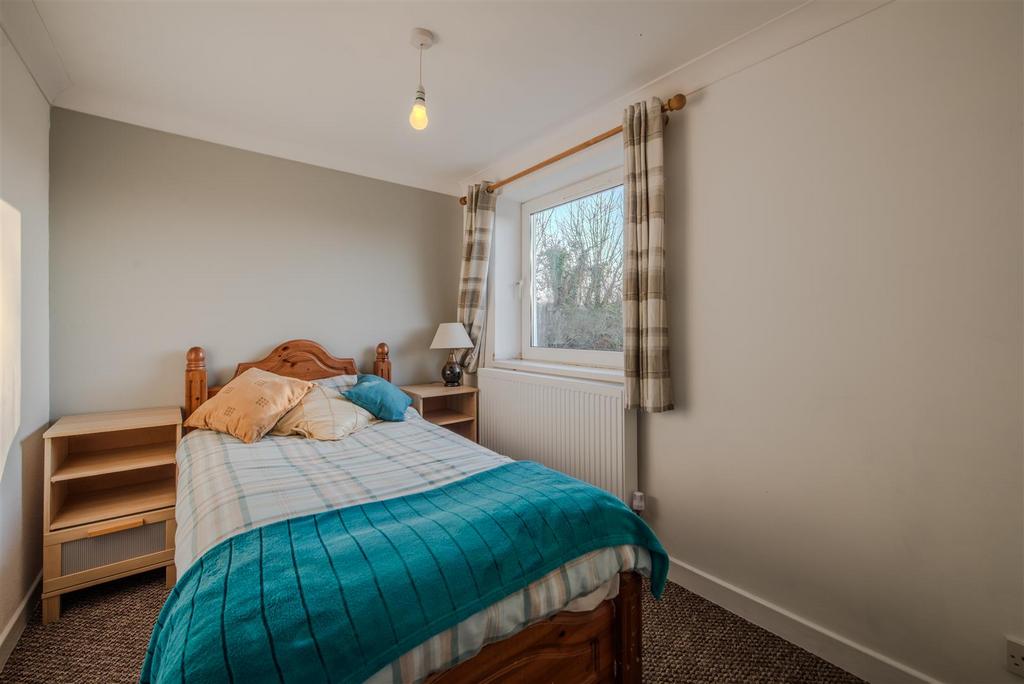 Rear bedroom