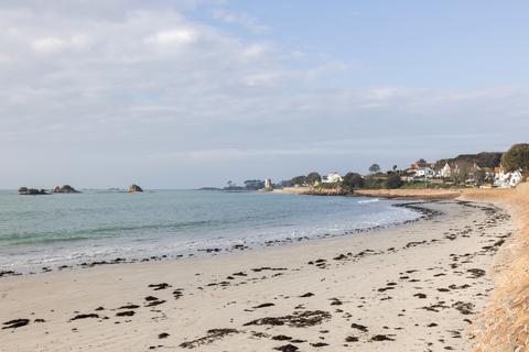 2 bedroom apartment for sale, La Grande Route De La Cote, St. Clement, Jersey