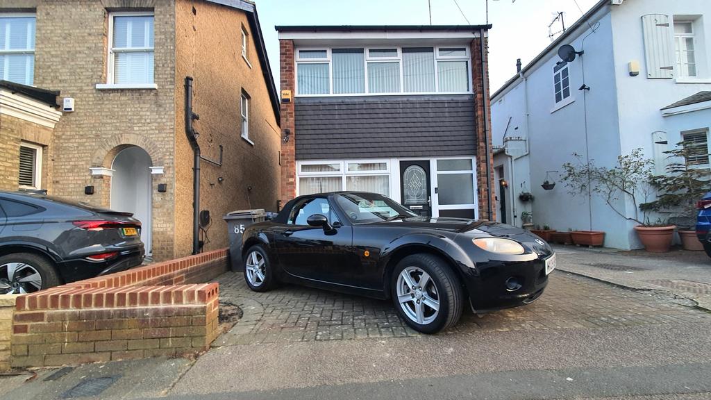2 Bedroom Detached House to rent in Bulwer Road,