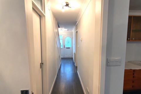 2 bedroom detached house to rent, B