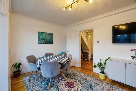 3 bedroom maisonette for sale - Willis Street, London, E14