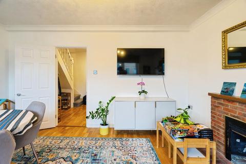 3 bedroom maisonette for sale, Willis Street, London, E14