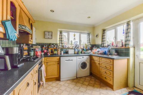 3 bedroom bungalow for sale, Mortimer Gardens, Polegate, East Sussex, BN26