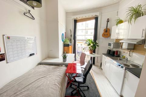 1 bedroom in a house share to rent, 81 Lansdowne Place, Hove, BN3
