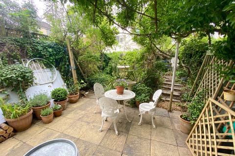 1 bedroom in a house share to rent, 81 Lansdowne Place, Hove, BN3