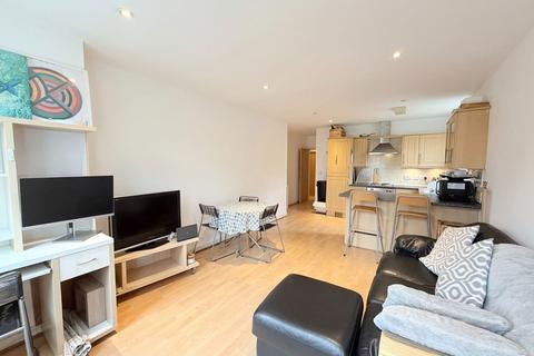 2 bedroom flat to rent, Wilbraham Road, Manchester, M14 6EZ