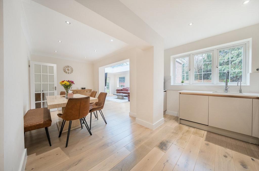 Kitchen/Dining Area