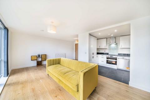 2 bedroom flat to rent, Clarence Avenue, London SW4
