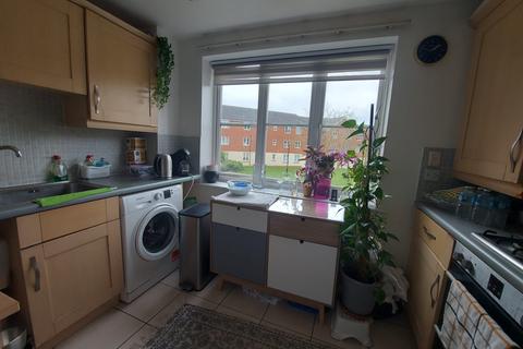 2 bedroom flat to rent, Chadwell Heath, Essex, RM6