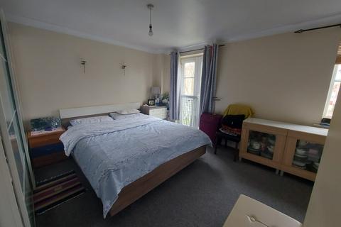 2 bedroom flat to rent, Chadwell Heath, Essex, RM6