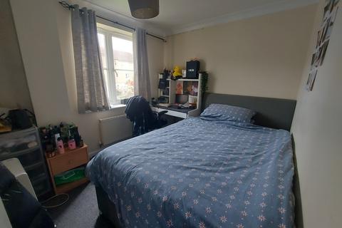 2 bedroom flat to rent, Chadwell Heath, Essex, RM6