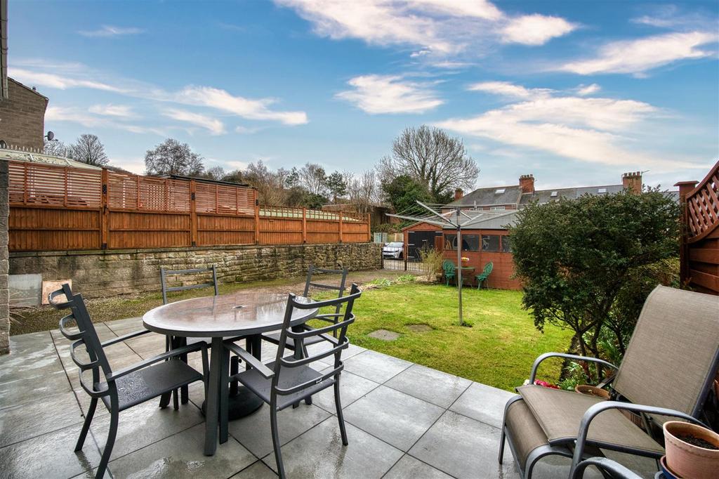 Dining patio to lawn.jpg