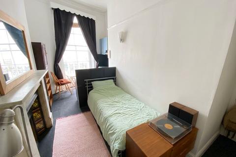1 bedroom in a house share to rent, 81 Lansdowne Place, Hove, BN3
