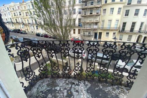 1 bedroom in a house share to rent, 81 Lansdowne Place, Hove, BN3
