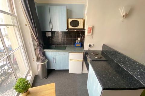 1 bedroom in a house share to rent, 81 Lansdowne Place, Hove, BN3