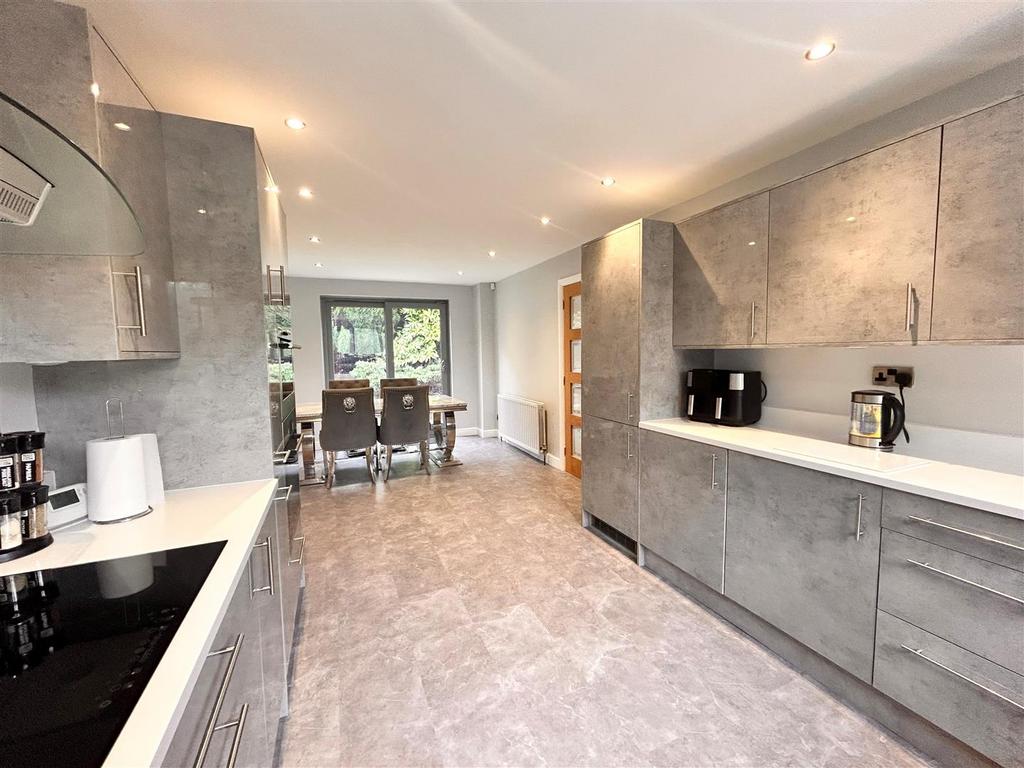 Kitchen 3.jpg