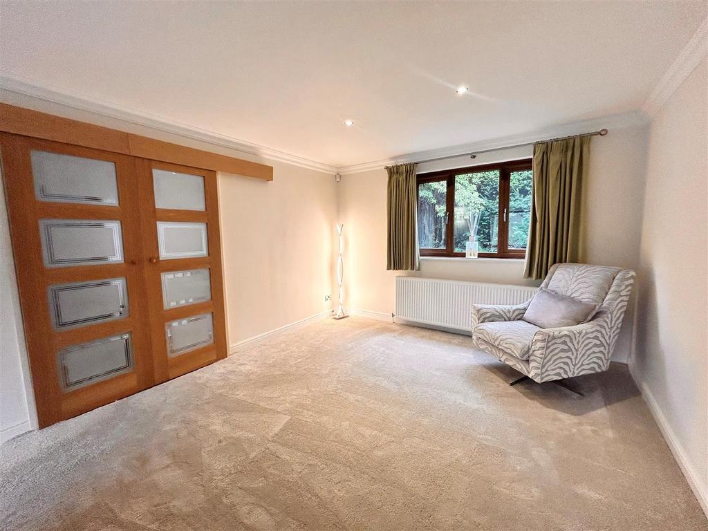 Living room 2.jpg