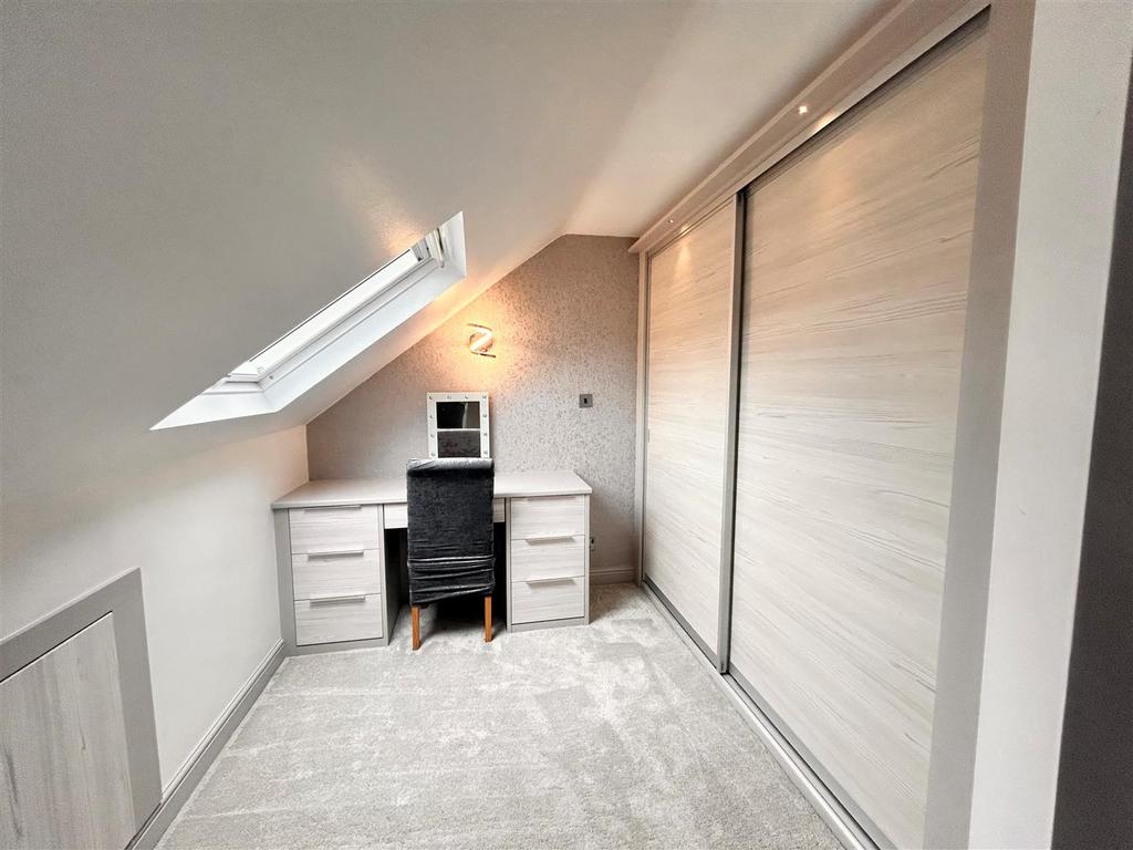Bedroom 1 3.jpg