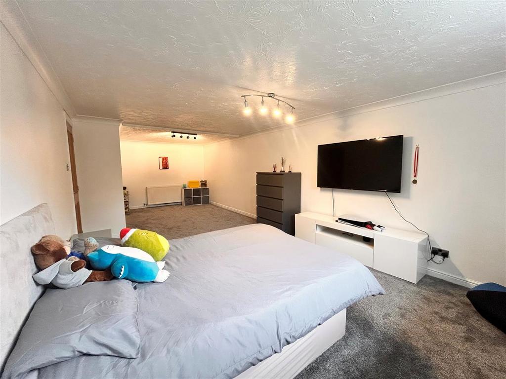 Bedroom 3 1.jpg