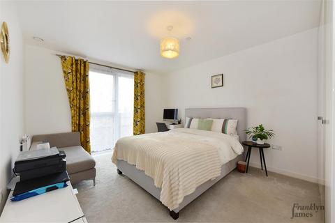 1 bedroom flat for sale, Shipbuilding Way, London