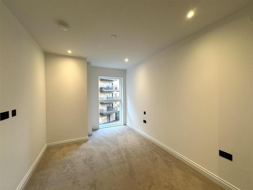 Bedroom 1 pic 2.jpeg