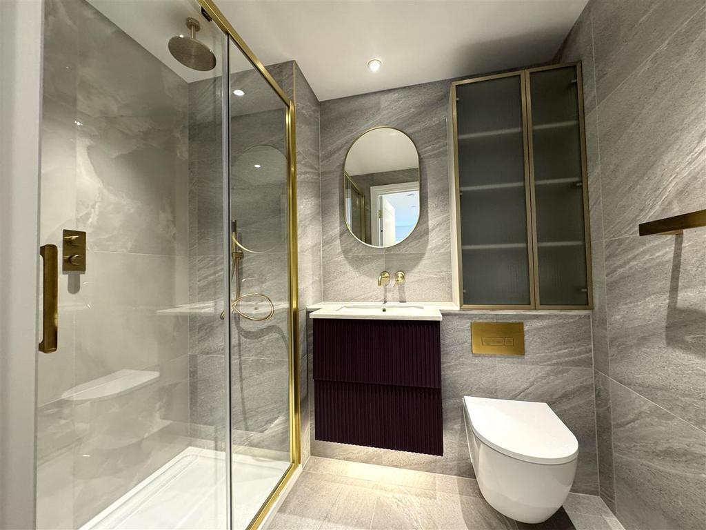 Ensuite pic 2.jpeg