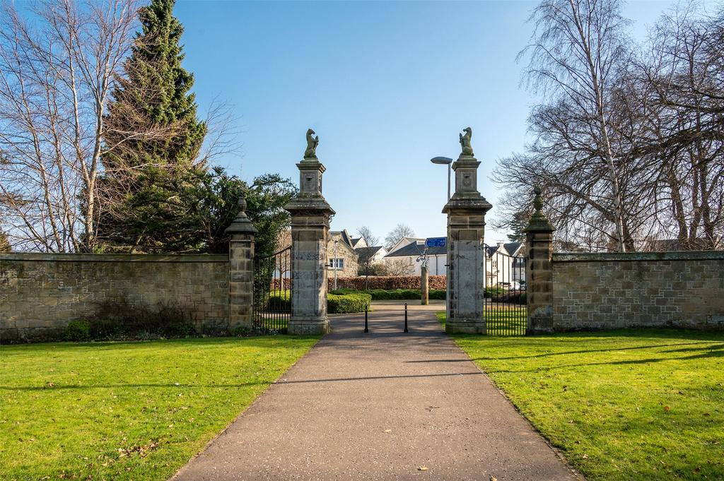 Pedestrian Walkway