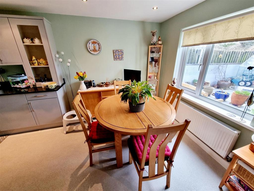 Dining area.jpg