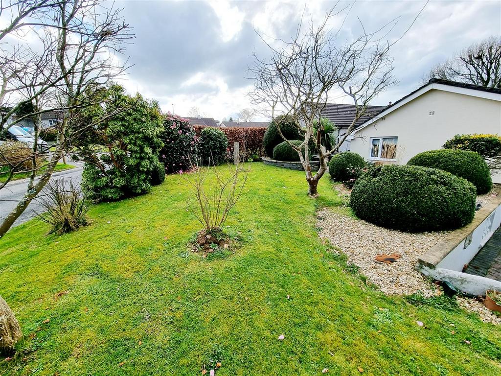 Side garden.jpg