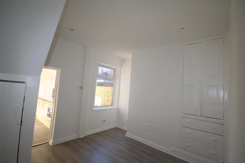 undefined, Thornton Avenue, Newstead St, Hull, HU5
