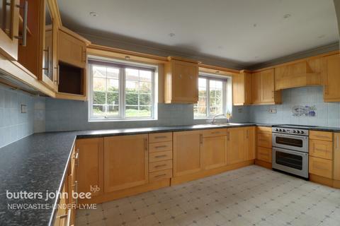 3 bedroom semi-detached house for sale, Reynards Rise, MARKET DRAYTON