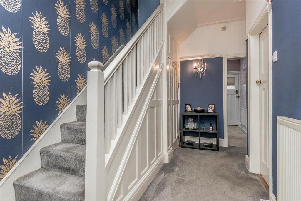 Entrance Hallway: