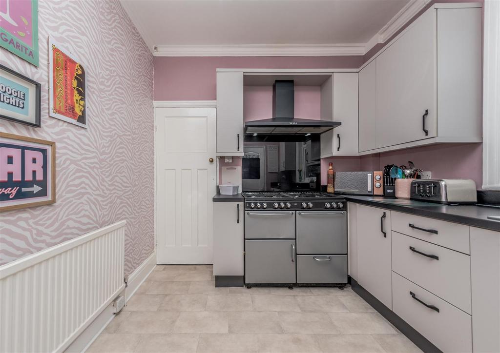 Fitted Kitchen: