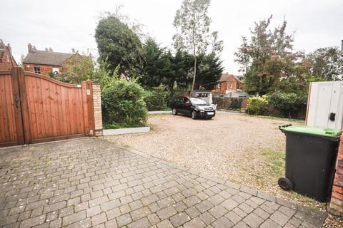 undefined, Merton Road