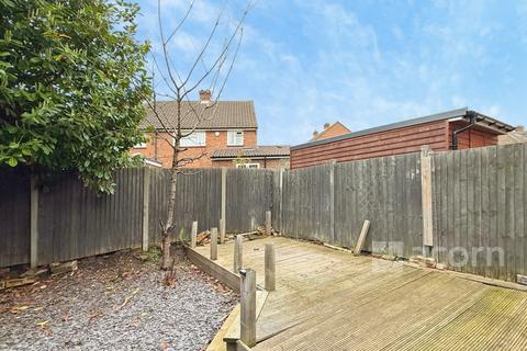 2 bedroom semi-detached house to rent, Penhill Road Bexley DA5