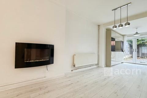 2 bedroom semi-detached house to rent, Penhill Road Bexley DA5